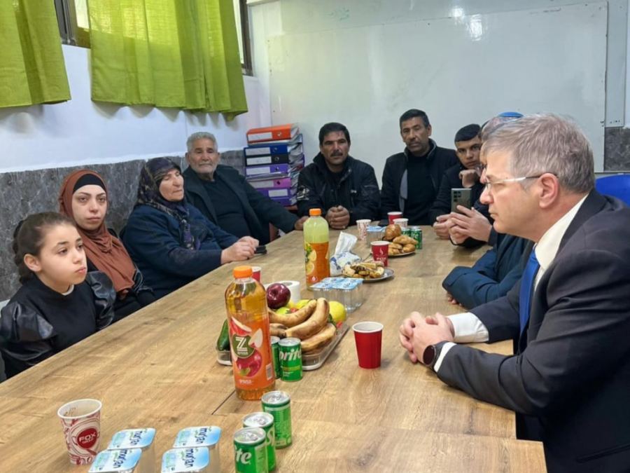 لأوّل مرّة: وزير تربية اسرائيلي يزور مخيّم شعفاط في شرقي القدس